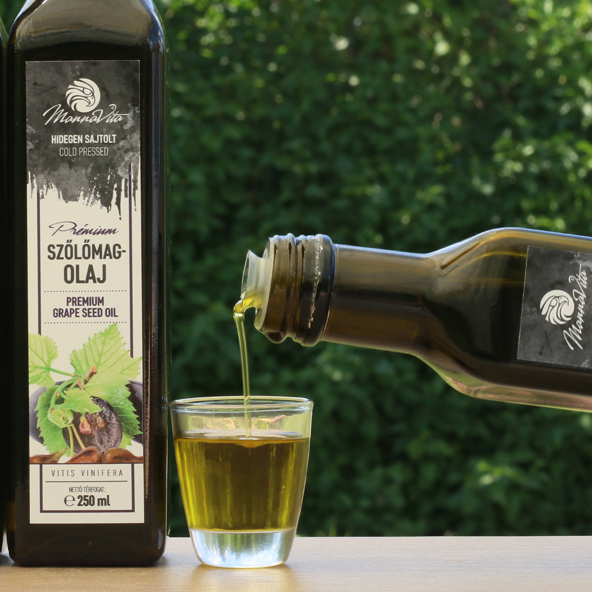 Ulei din sâmburi de struguri presat la rece maghiar Mannavita • 250 ml