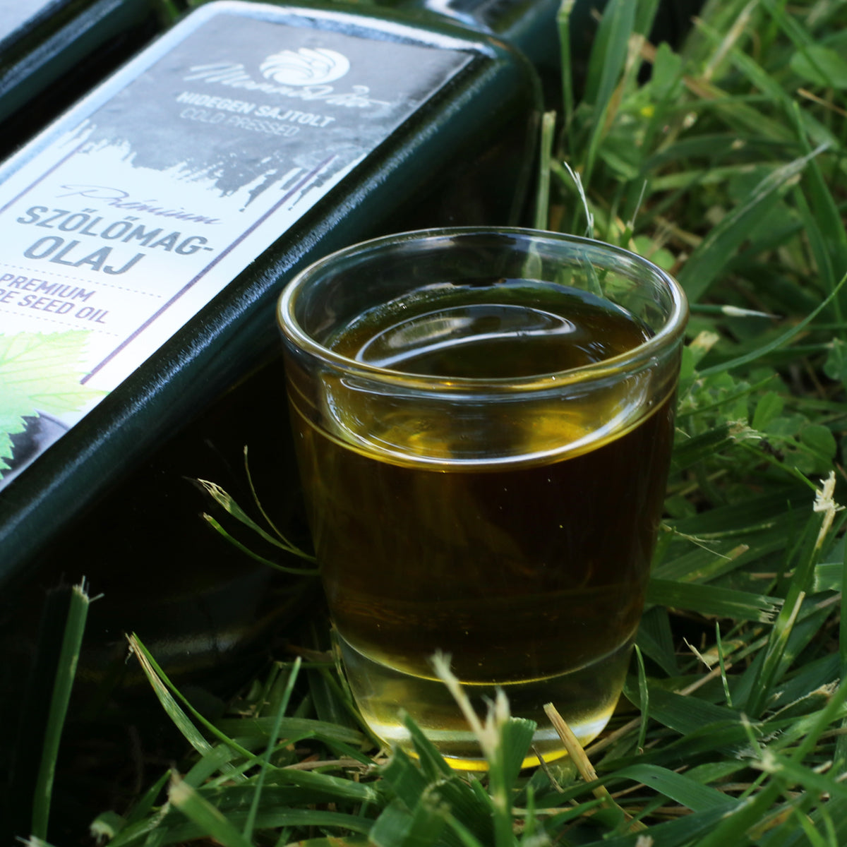 Ulei din sâmburi de struguri presat la rece maghiar Mannavita • 250 ml